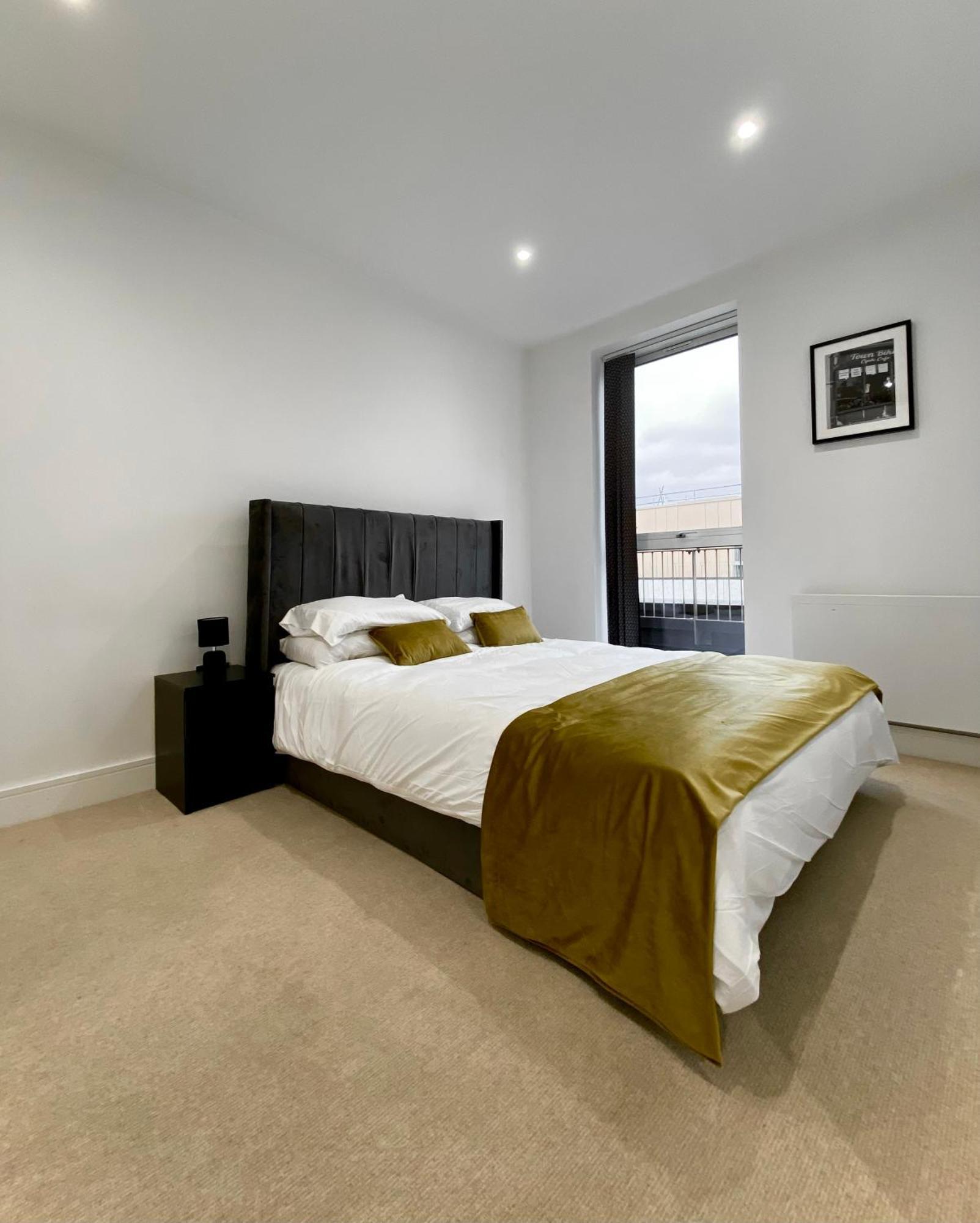 Spacious 2 Bedroom Penthouse Retreat London Exterior foto